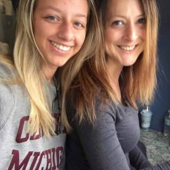 Meet your Posher, Denise - Picture 1 of 1